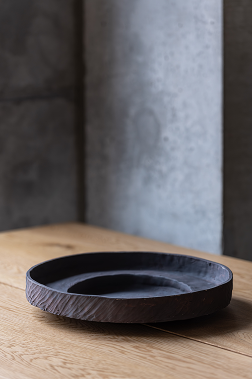 Een zwevende schaal plat van 39cm